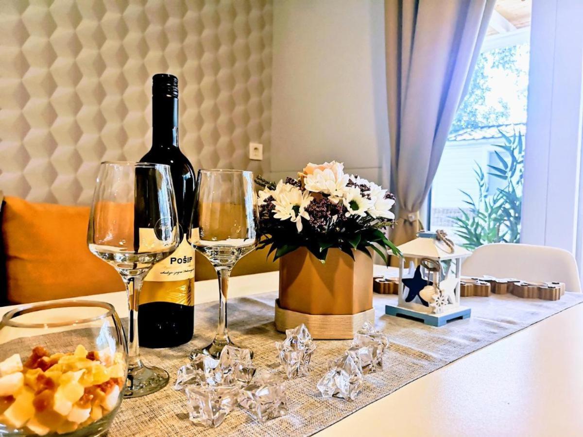 J & R Mobile Homes Биоград на Мору Екстериор снимка
