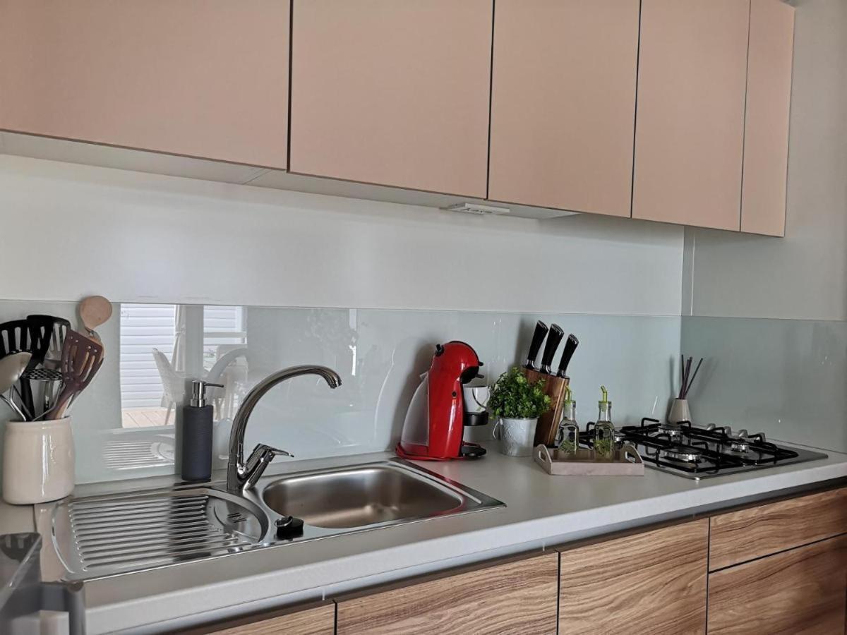 J & R Mobile Homes Биоград на Мору Екстериор снимка