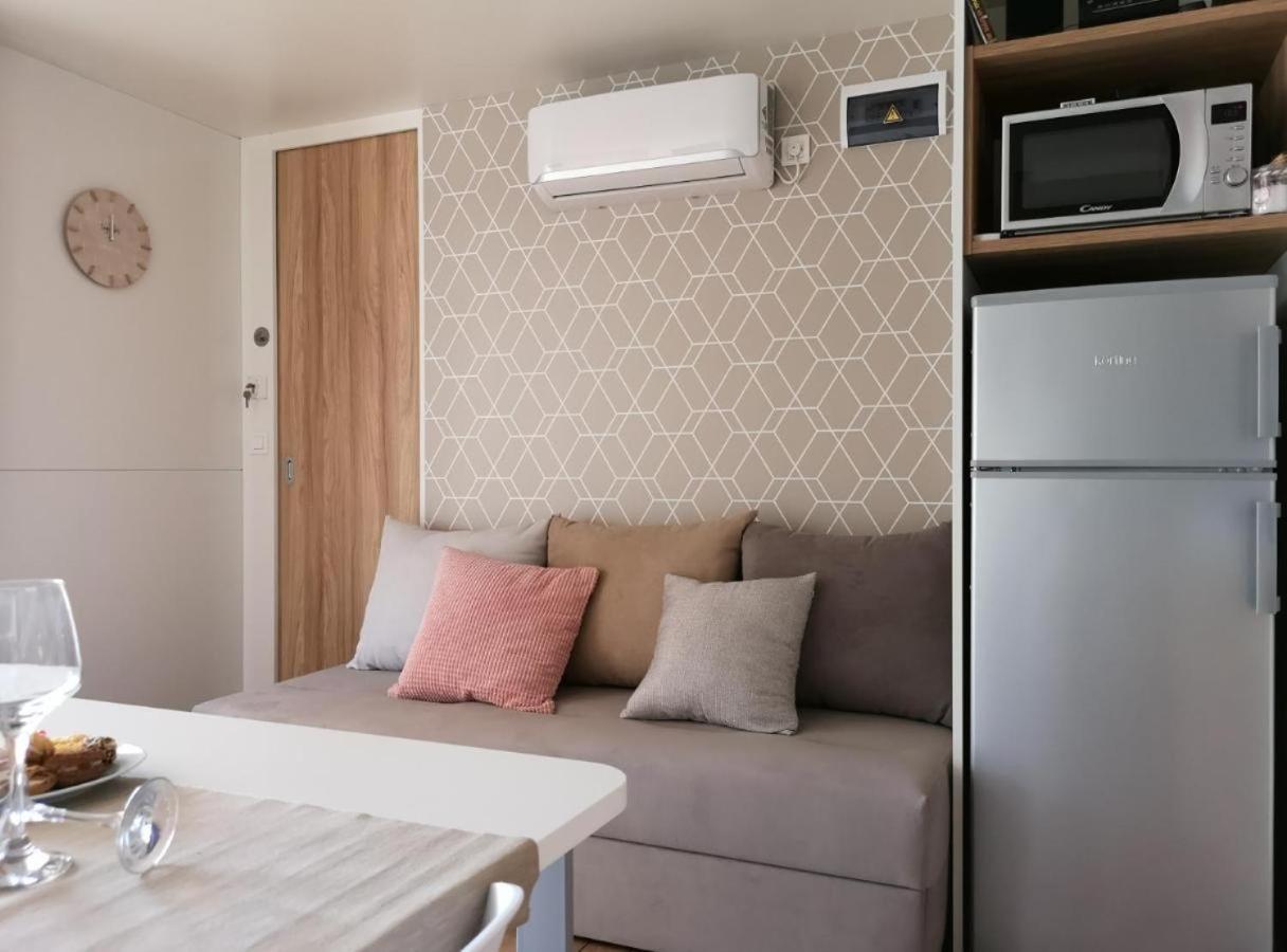 J & R Mobile Homes Биоград на Мору Екстериор снимка