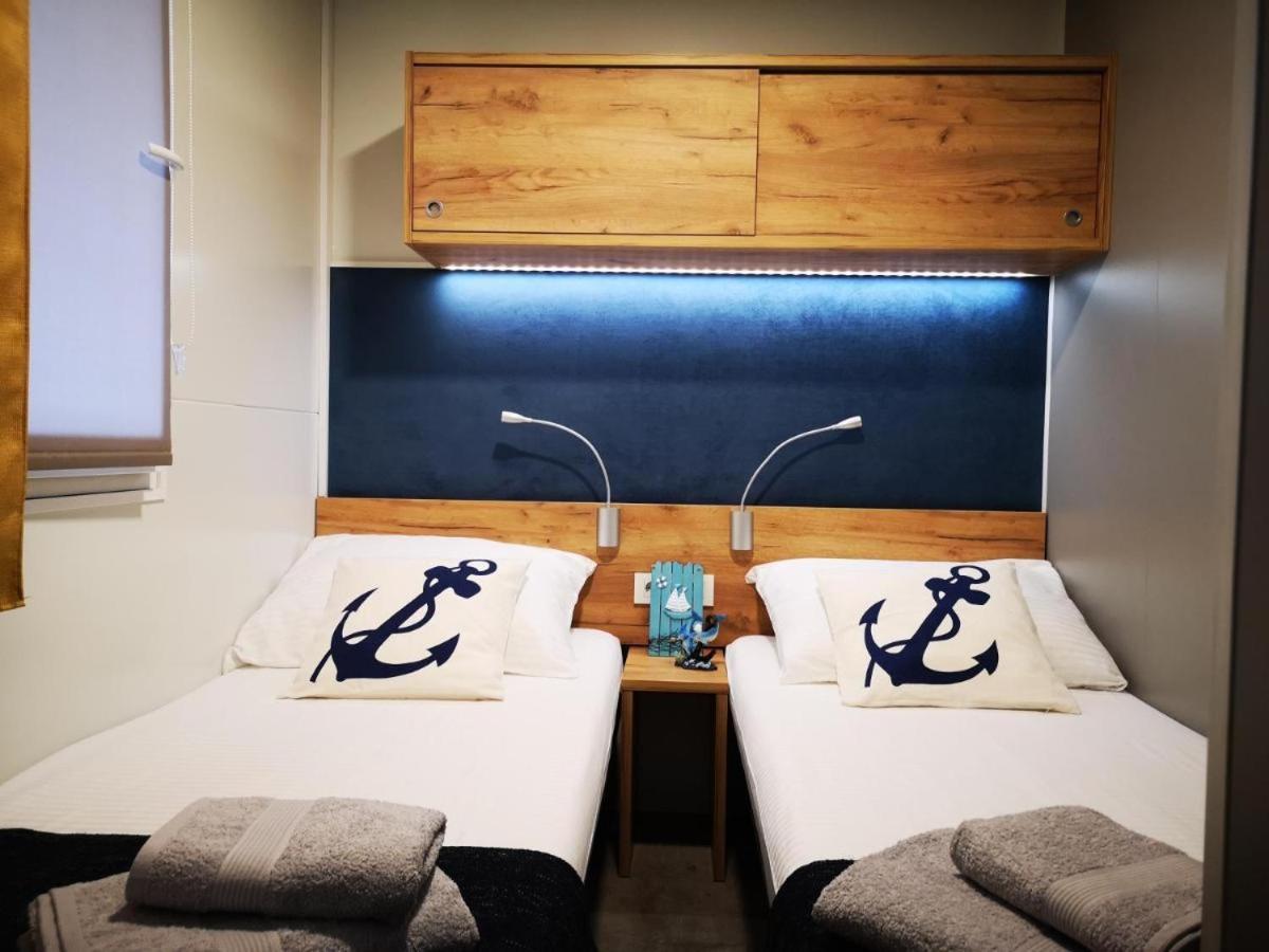 J & R Mobile Homes Биоград на Мору Екстериор снимка